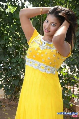 Pragnya Latest Stills in Salwar Kameez at Evariki Evaru Movie launch 