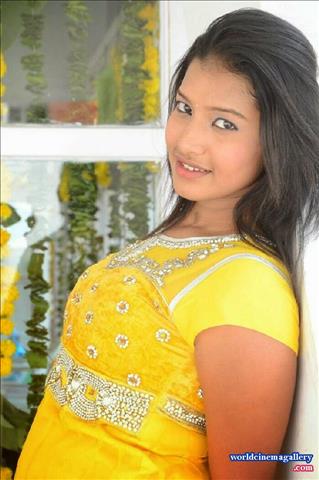 Pragnya Latest Stills in Salwar Kameez at Evariki Evaru Movie launch 