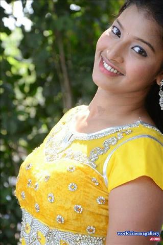 Pragnya Latest Stills in Salwar Kameez at Evariki Evaru Movie launch 