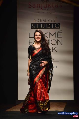 Preity Zinta cute stills