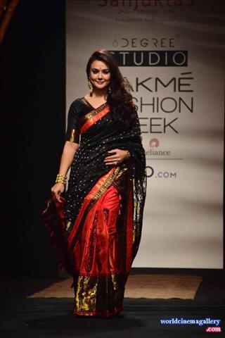 Preity Zinta cute stills