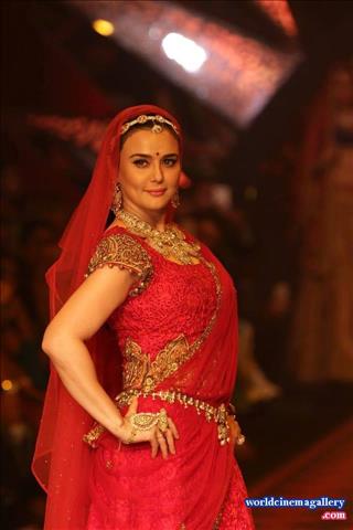 Preity Zinta cute stills