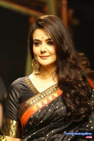 Preity Zinta cute stills