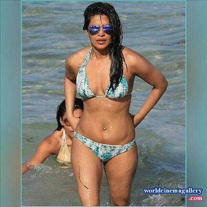 Priyanka Chopra Hottest Bikini Avatar at Miami Beach