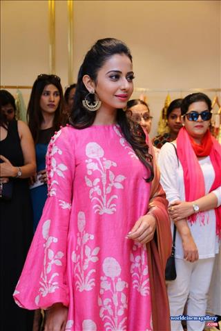 Rakul Preet Singh Hot Stills - World Cinema Gallery