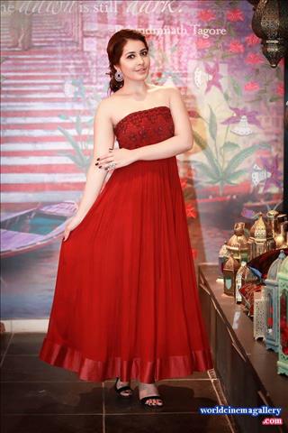 Rashi Khanna latest Hot stills