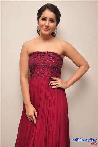 Rashi Khanna latest Hot stills
