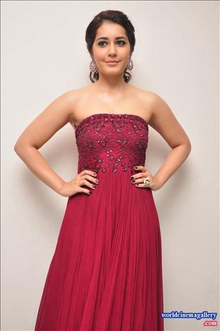 Rashi Khanna latest Hot stills