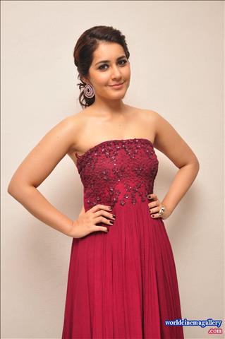 Rashi Khanna latest Hot stills