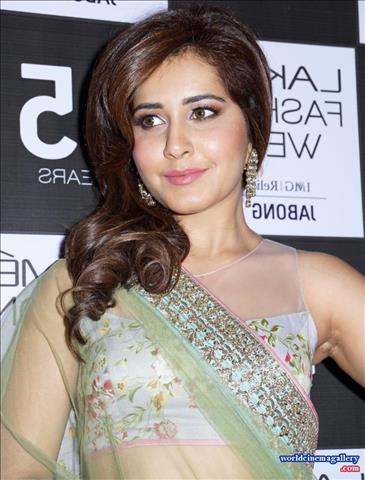 Rashi Khanna latest Hot stills