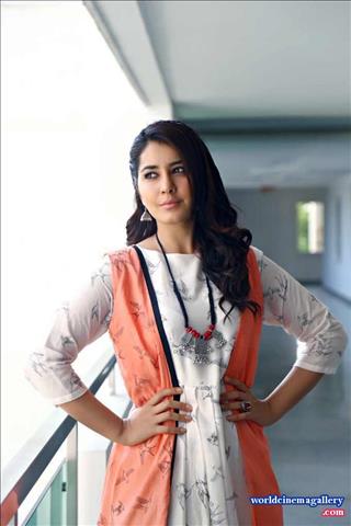 Rashi Khanna latest stills