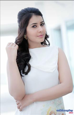Rashi Khanna latest stills