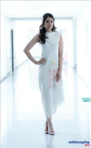 Rashi Khanna latest stills