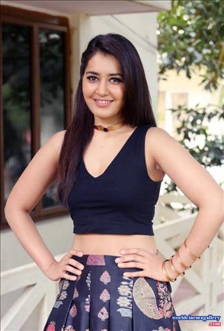 Rashi Khanna latest stills