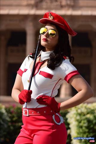 Rashi Khanna latest stills