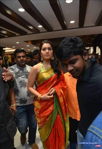 Rashi Khanna latest stills