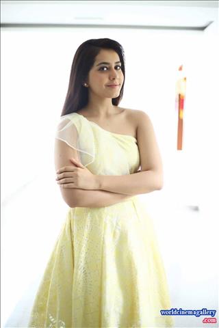 Rashi Khanna latest stills