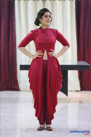 Rashi Khanna latest stills
