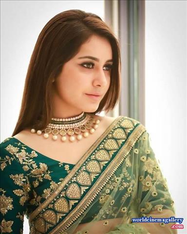 Rashi Khanna latest stills