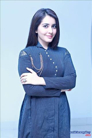 Rashi Khanna latest stills