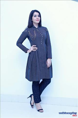 Rashi Khanna latest stills