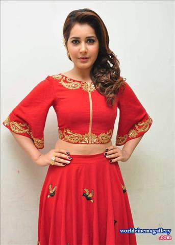 Rashi Khanna latest stills