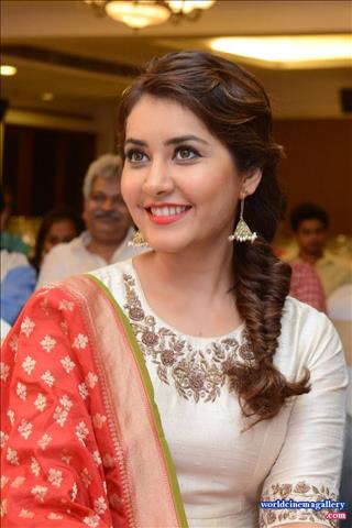 Rashi Khanna Santosham awards press meet