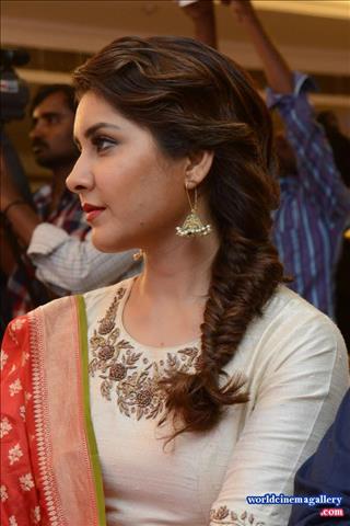 Rashi Khanna Santosham awards press meet