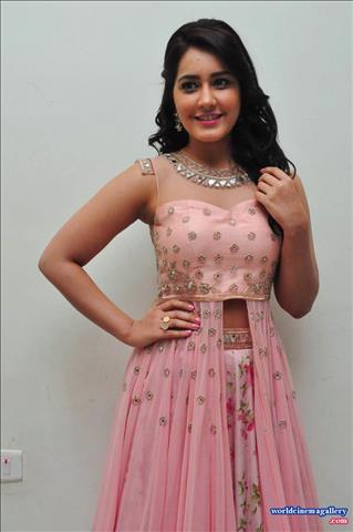 Rashi Khanna stills at Bengal Tiger