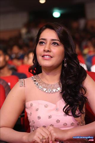 Rashi Khanna stills at Bengal Tiger