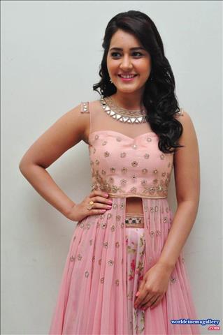 Rashi Khanna stills at Bengal Tiger