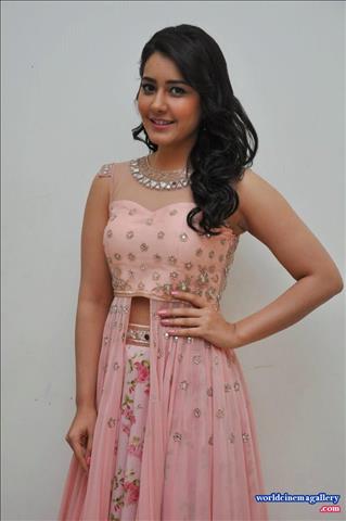 Rashi Khanna stills at Bengal Tiger