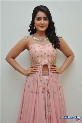 Rashi Khanna stills at Bengal Tiger