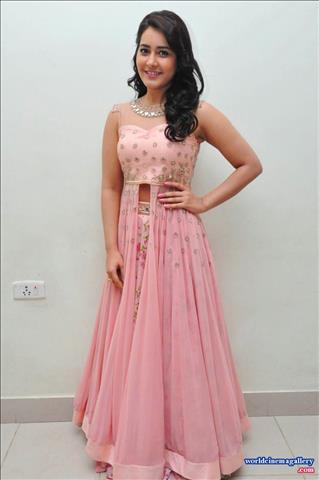 Rashi Khanna stills at Bengal Tiger