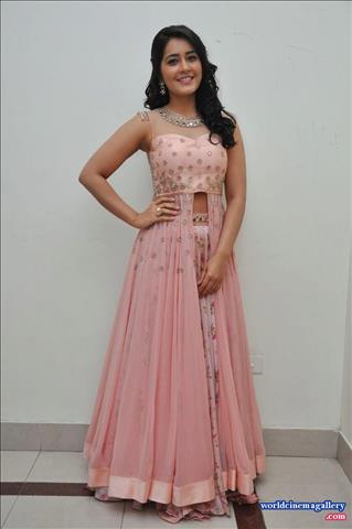 Rashi Khanna stills at Bengal Tiger