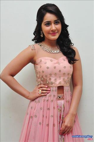 Rashi Khanna stills at Bengal Tiger