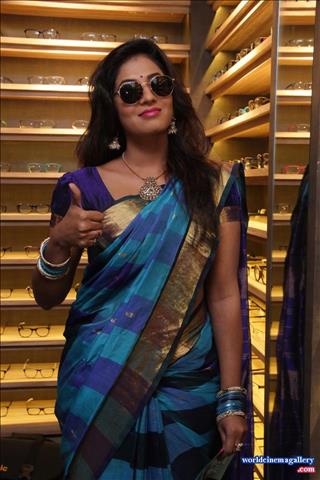 Reshma  alias Pushpa Purshan Hot Saree Stills