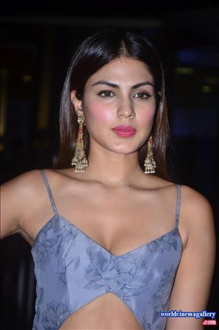 Rhea Chakraborty Hot at filmfare