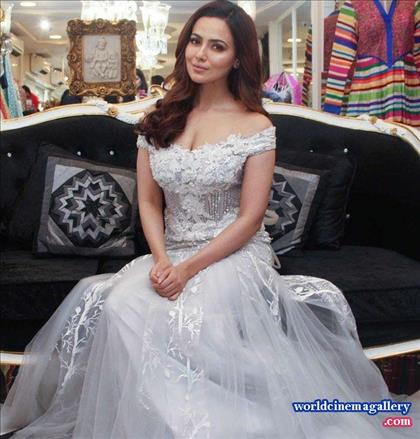 Sana Khan Hot navel show stills