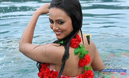 Sana Khan Hot navel show stills