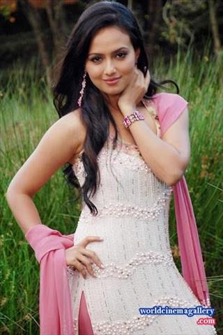 Sana Khan Hot navel show stills