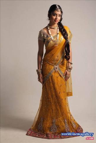 Shirya Saran Hot Stills at Pavitra Movie