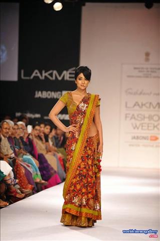 Shriya Saran in Lakme Fashion Week Winter Festive 2014