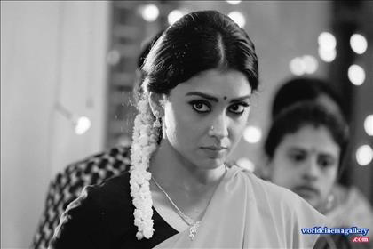 Shriya Saran in Naragasooran movie stills
