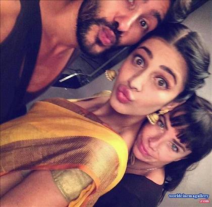 Shruthi Haasan Hot Stills  - World Cinema Gallery