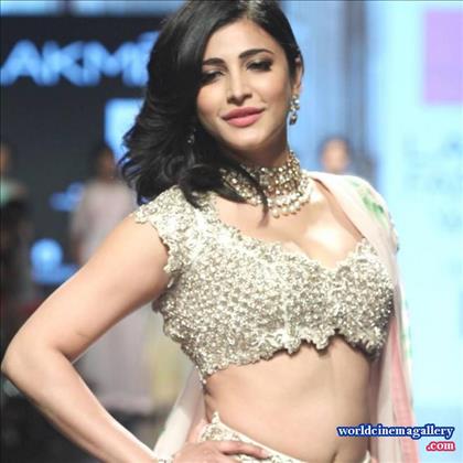 Shruthi Haasan Hot Stills  - World Cinema Gallery