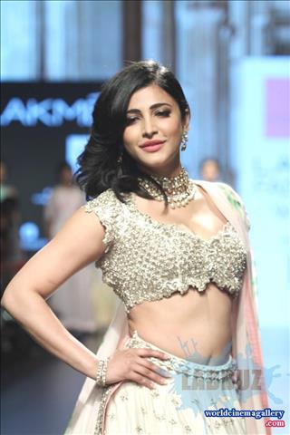 Shruthi Haasan Hot Stills  - World Cinema Gallery