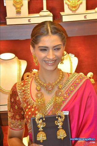 Sonam Kapoor Latest Stills 