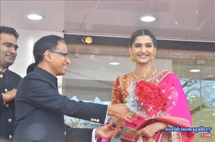 Sonam Kapoor Latest Stills 