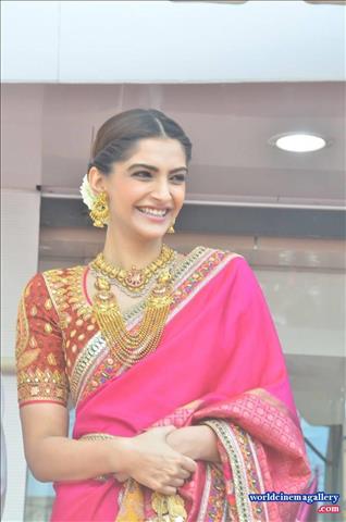 Sonam Kapoor Latest Stills 